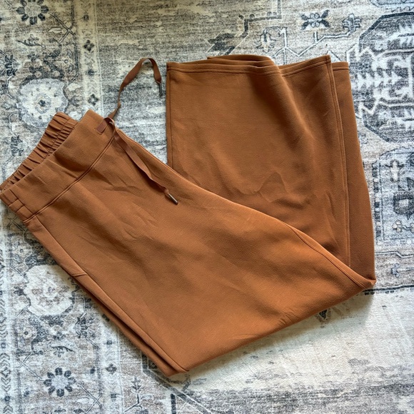 SPANX AirEssentials Wide Leg Sweatpants in butterscotch size 2X - Picture 4 of 6